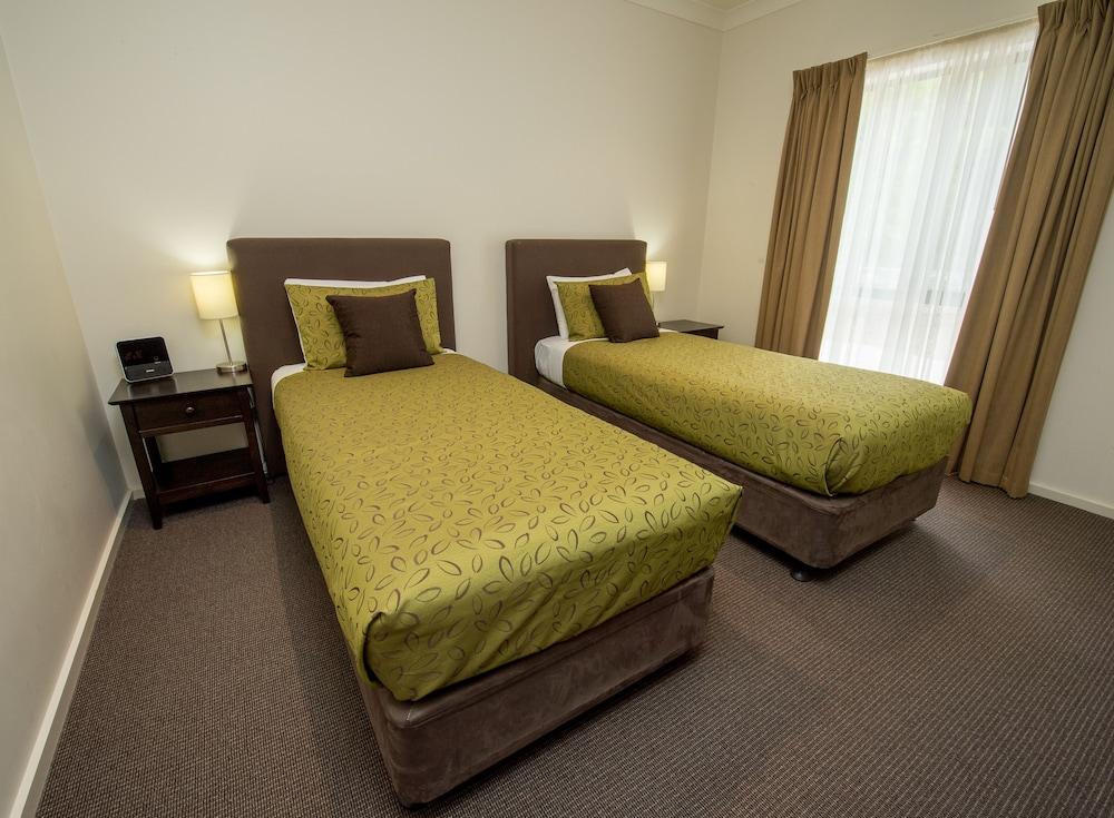Clare Country Club Hotel Eksteriør billede